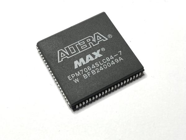 EPM7064SLC84-7
